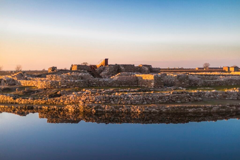 Muralla y torres de la fortaleza ibérica dels Vilars d’Arbeca