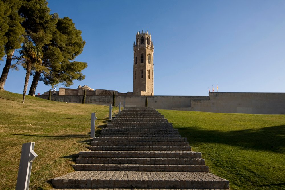 La Seu Vella de Lleida en lo alto de la colina